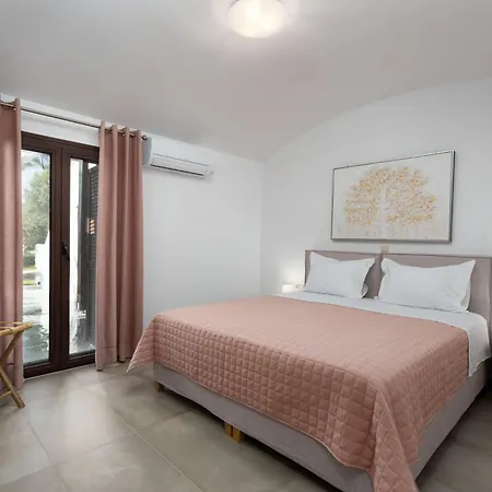 Harmony Luxury Private 2 Βούρβουλος